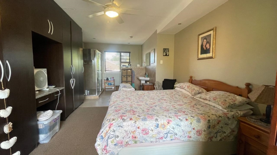 4 Bedroom Property for Sale in Blue Bend Eastern Cape
